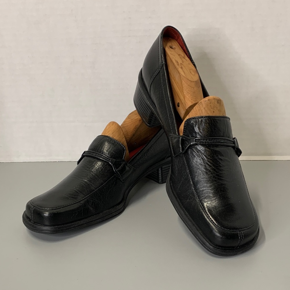 Naturalizer WOMENS Size 10 Black Leather Slip-On Loafers